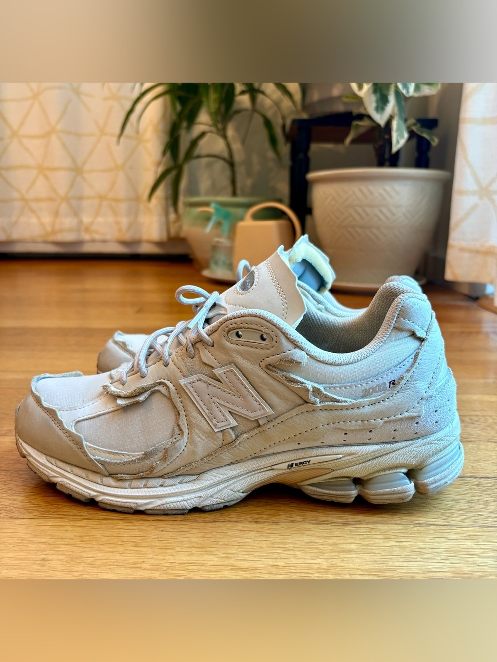Men’s New Balance Protection Pack in Sandstone.  Good condition.  Size 10